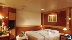 Sun Deck 3 Berth Suites Double Bed