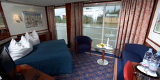 Suite (S)