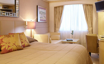 Deluxe Stateroom with large picture window (E) Deluxe Stateroom with large picture window (E)
