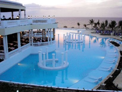 Palladium Lady H?'ton-Jamaica