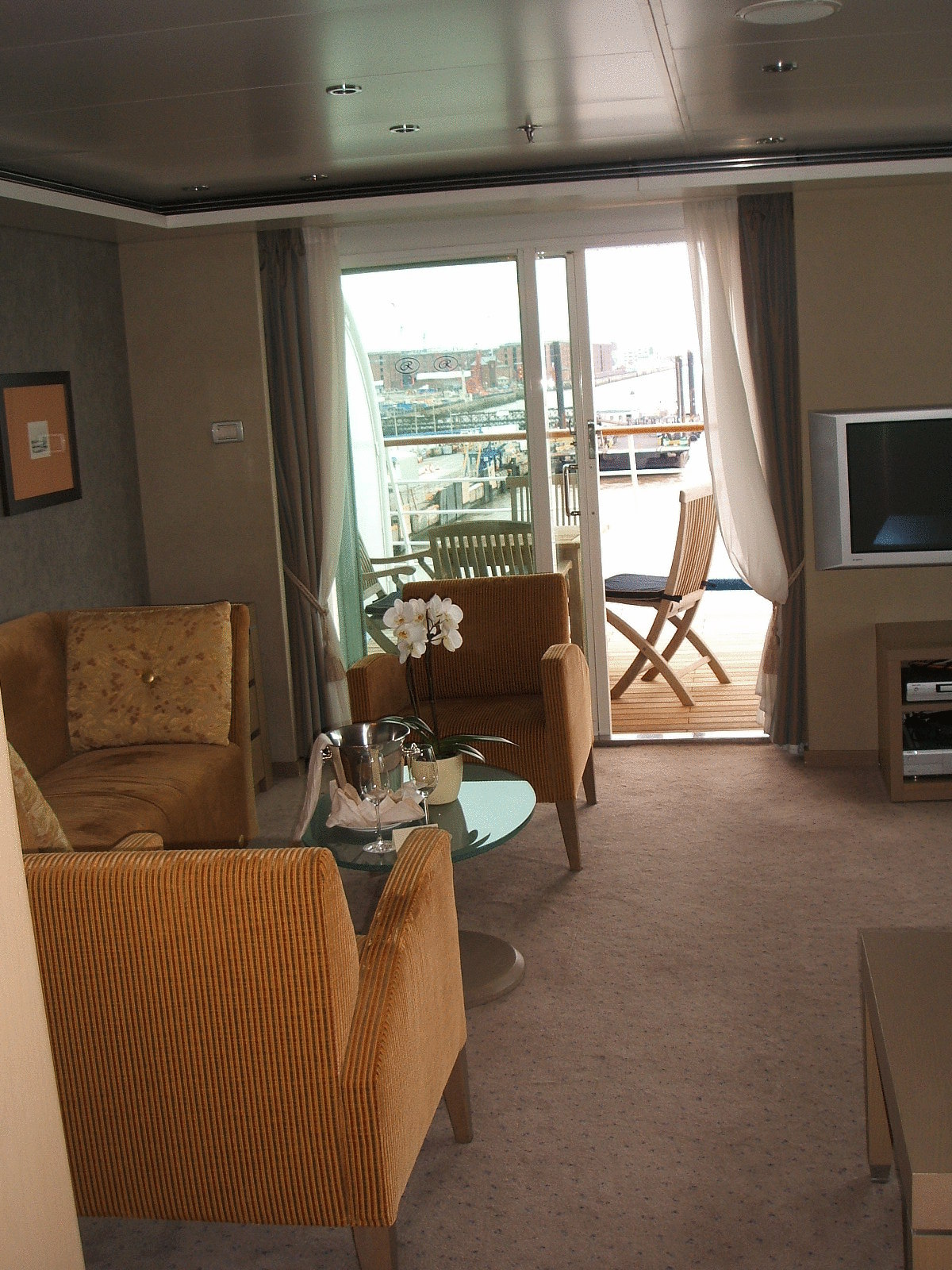 Balcony suite